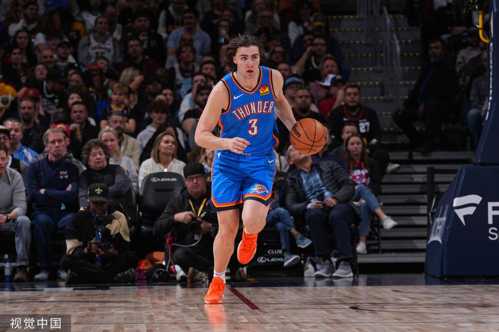 4-0,27岁日本球星闪耀英超:无敌单刀挑射,现场视角,太惊艳了.