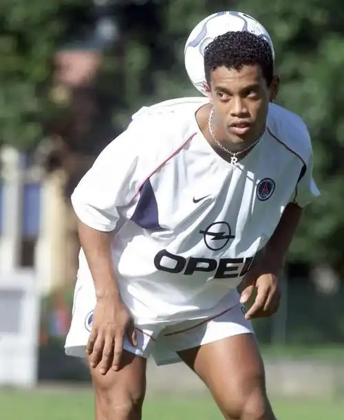 巴伊亞官宣:高拉特續約至2023年底 未連續住滿5年失去中國隊出戰資格.